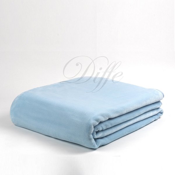 MANTA lisa color azul ligera, cálida y resistente tacto seda